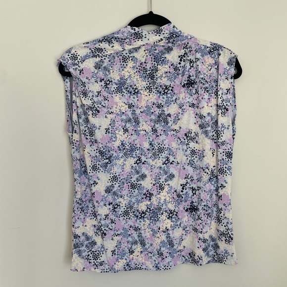 RW&Co NWOT Extended-Sleeve V-Neck Fitted T-Shirt - Picture 3 of 3